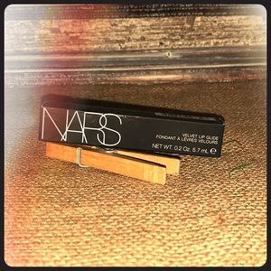 BNIB NARS Velvet Lip Glide- Paradise Garage-